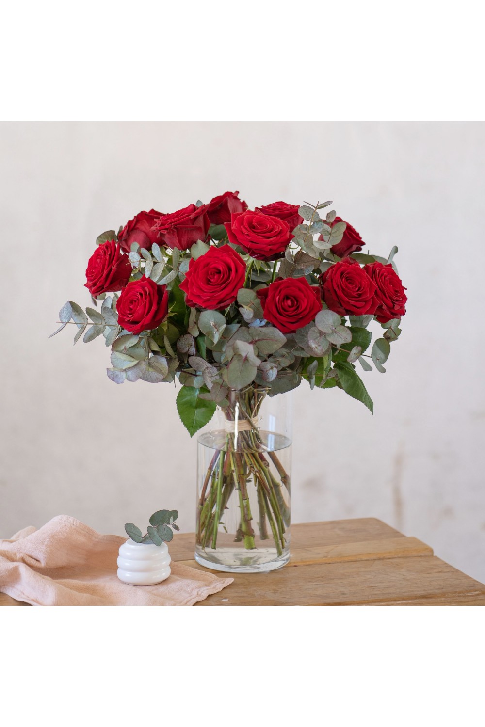 Enviar rosas - 12 Rosas Rojas de Tallo Largo - Interflora