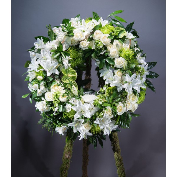Funerarios | Corona Clásica de flores blanca | Interflora