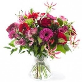 Charming pink/red bouquet, excl. vase
, Charming pink/red bouquet, excl. vase
