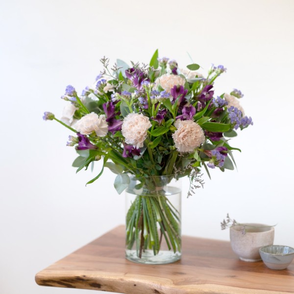 Selene, Ramo con Alstroemeria violeta y flores mixtas