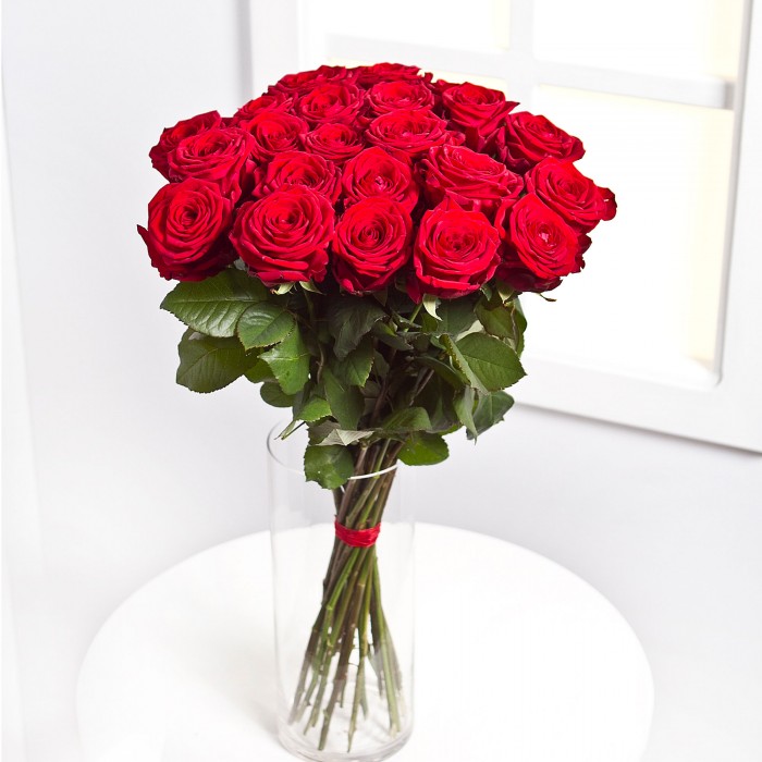 25 rosas de tallo medio, LV#25RM
25 rosas de tallo medio